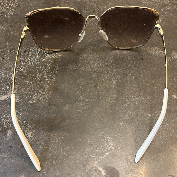 Prada women sunglasses gold and pink in color - Picture 4 of 9